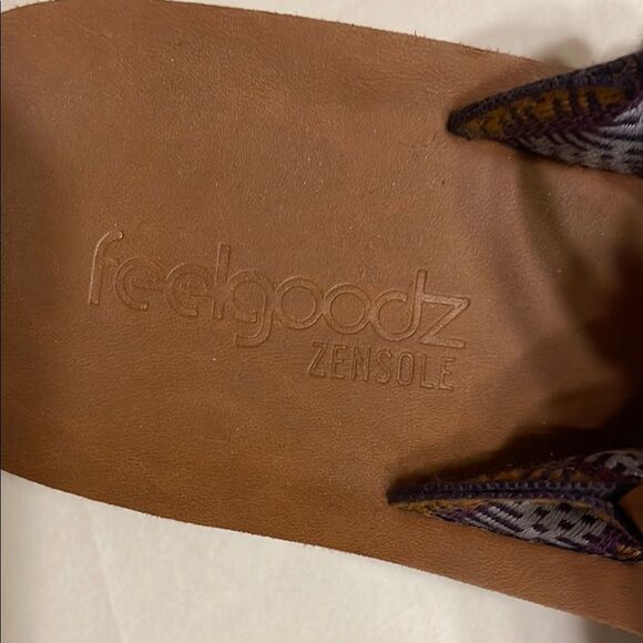 Feelgoodz Zensole Bohemian Sandals with Geometric Strap - Picture 3 of 9